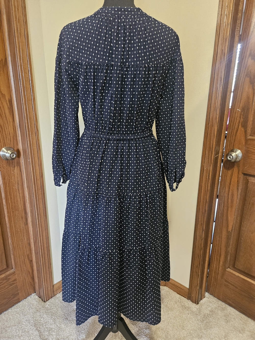 Madwell Dobby V-Neck Tiered Midi Dress - Picture 8 of 15